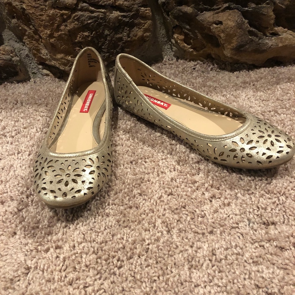 Gold flats